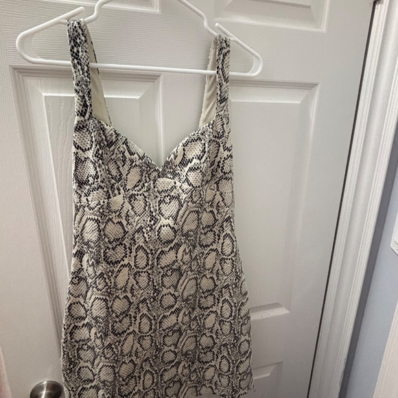 Mini Dress - Picture 2 of 3